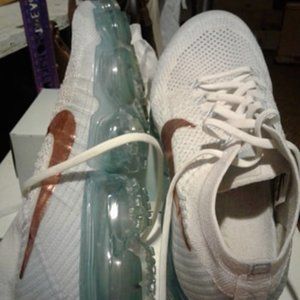 Nike Flyknit Size 10